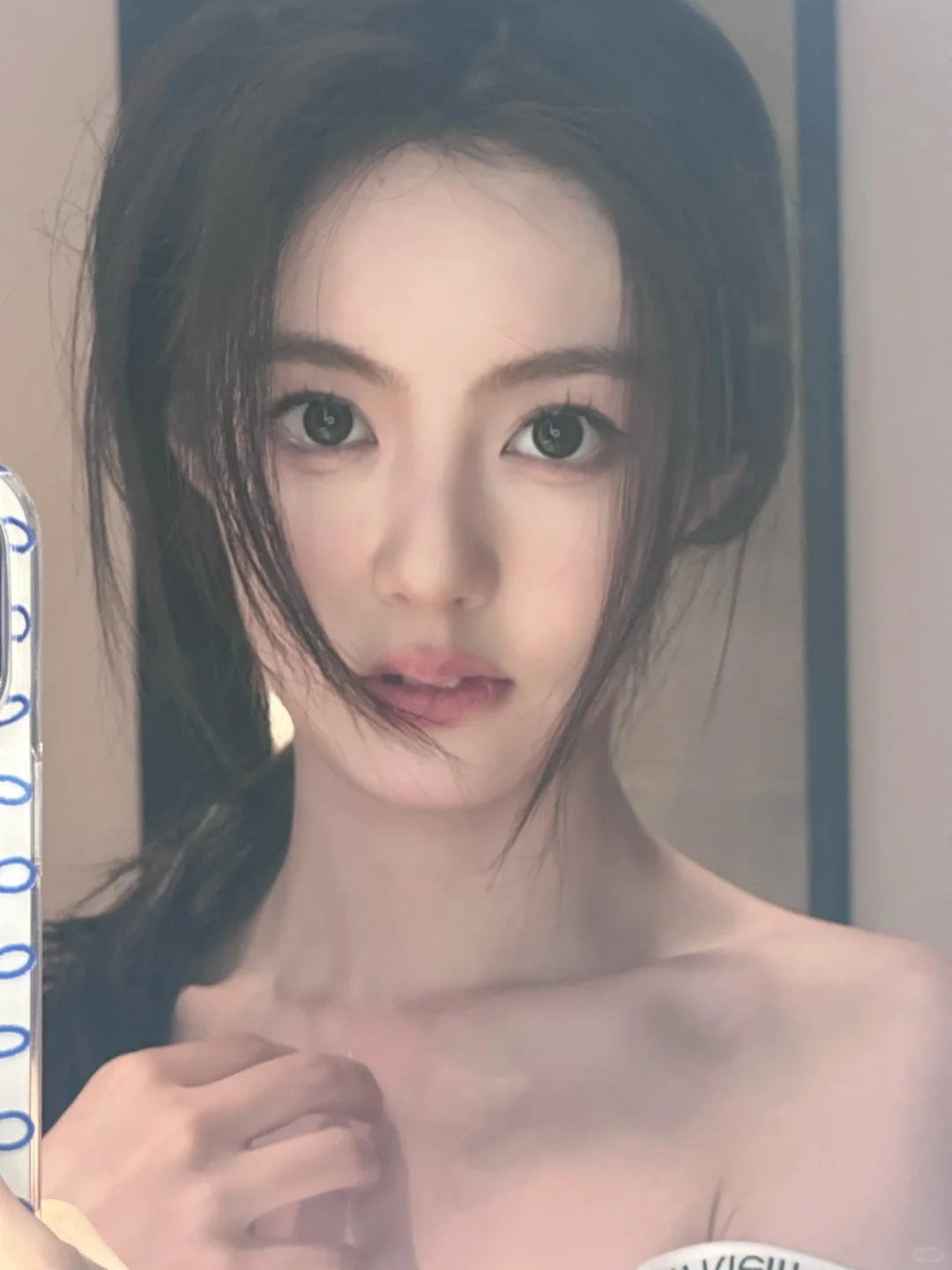 这个妆化得 我见犹怜……