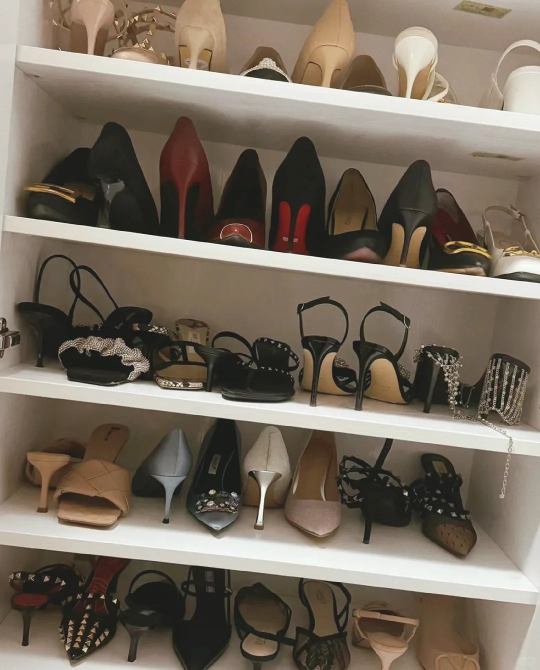 论一个女生的鞋柜哈哈哈
