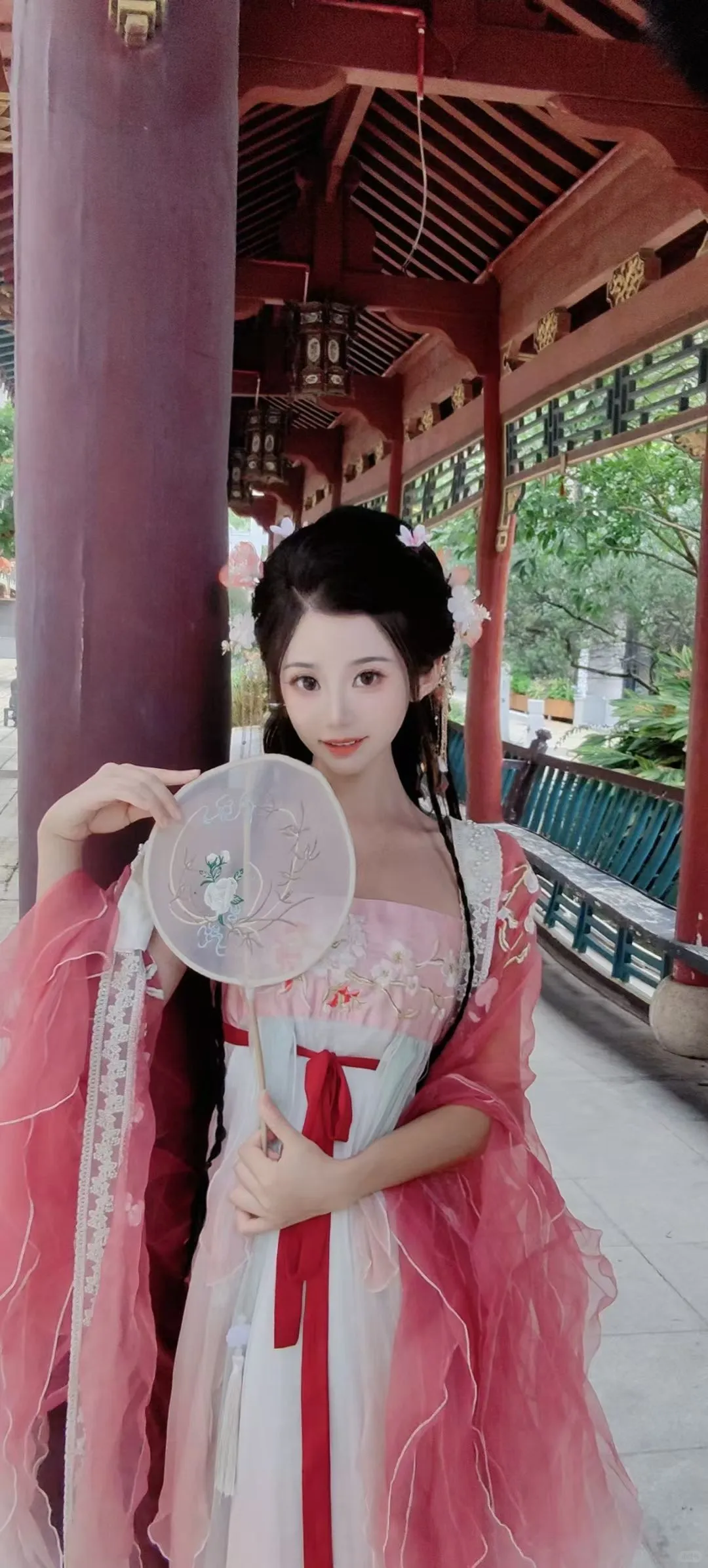 这也太仙了吧，古风汉服女孩！