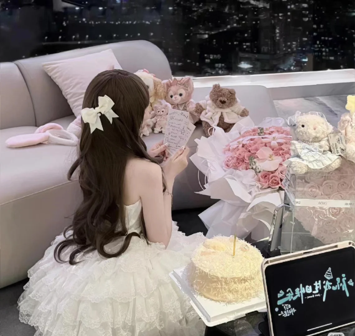 温柔干净女头白色