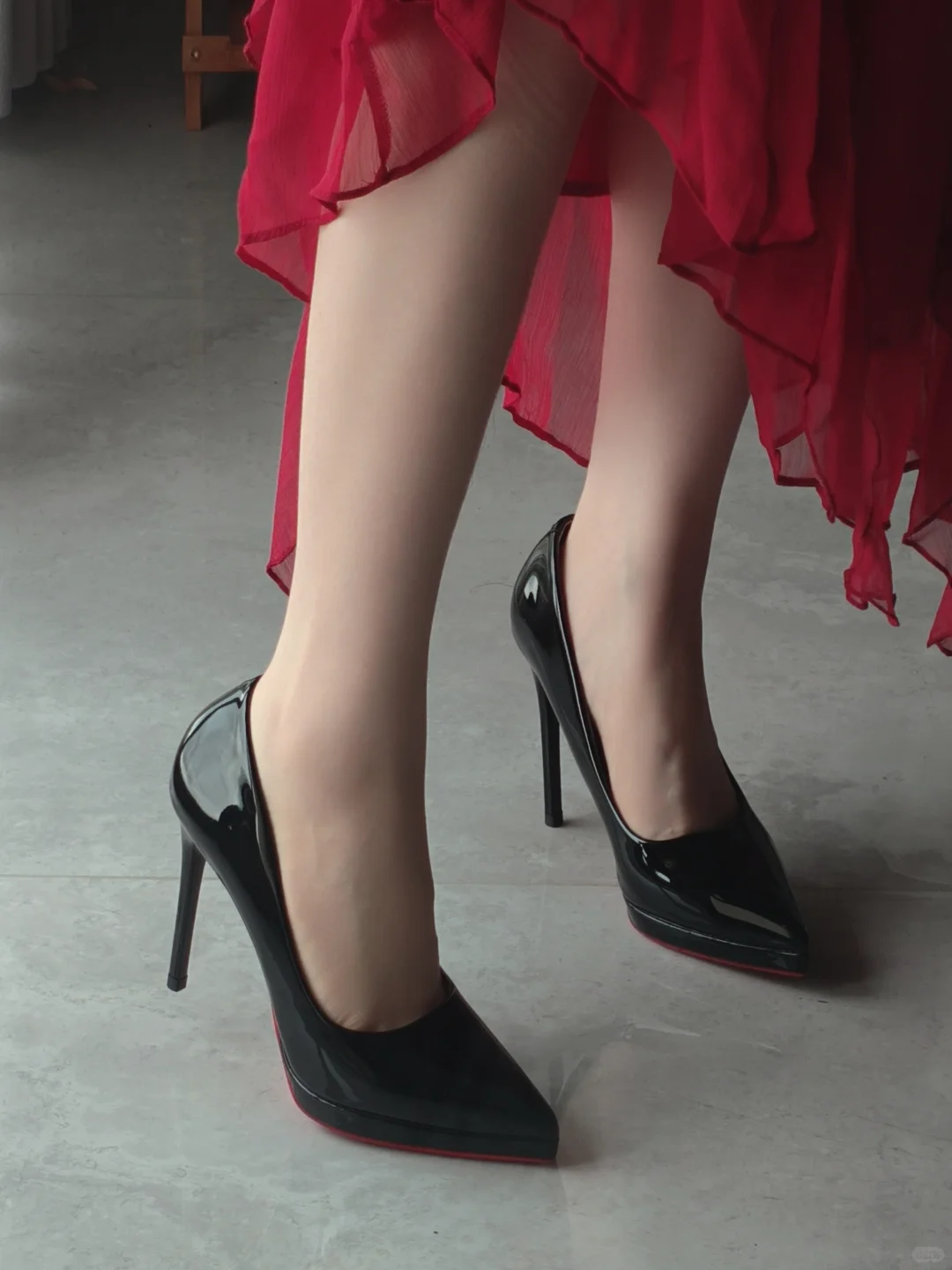 朱砂痣｜红底高跟鞋