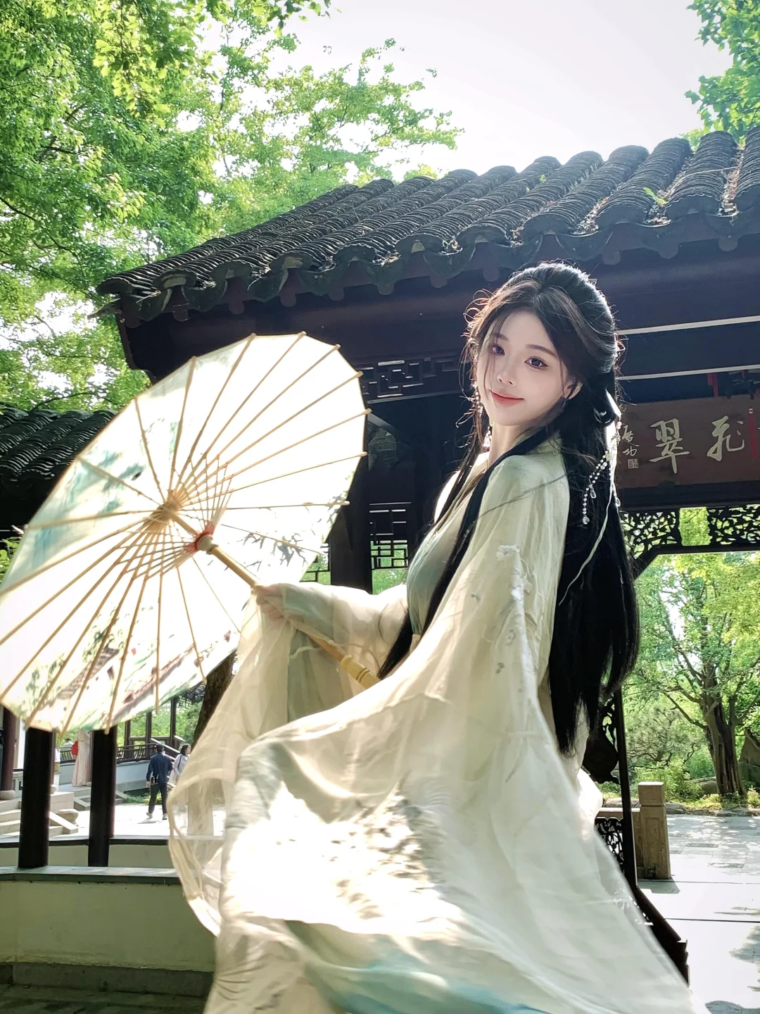 汉服清冷风妆造 教你轻松拿捏“冷系”美人感