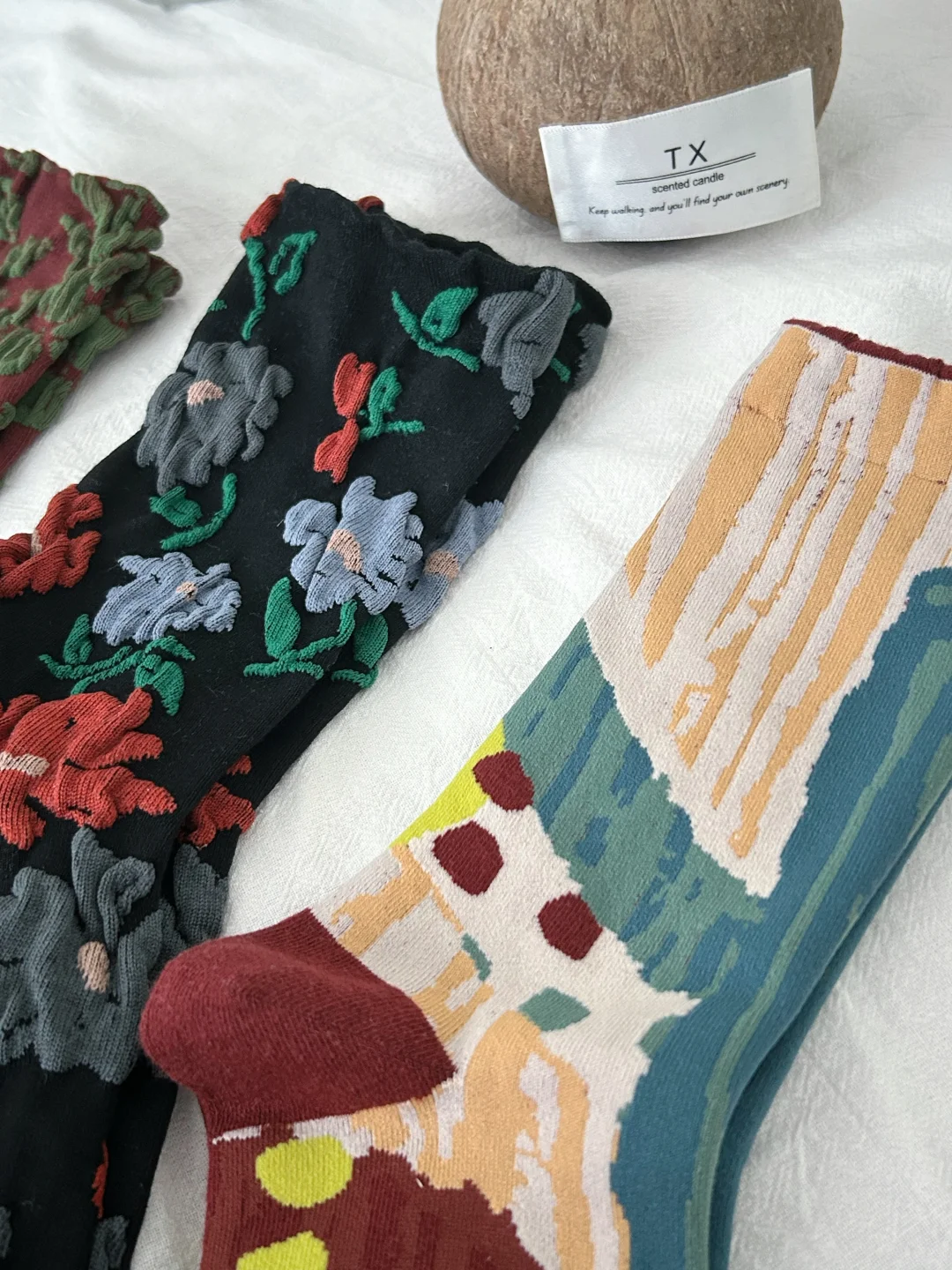 复古油画般个性花朵设计袜子穿搭真的太美啦