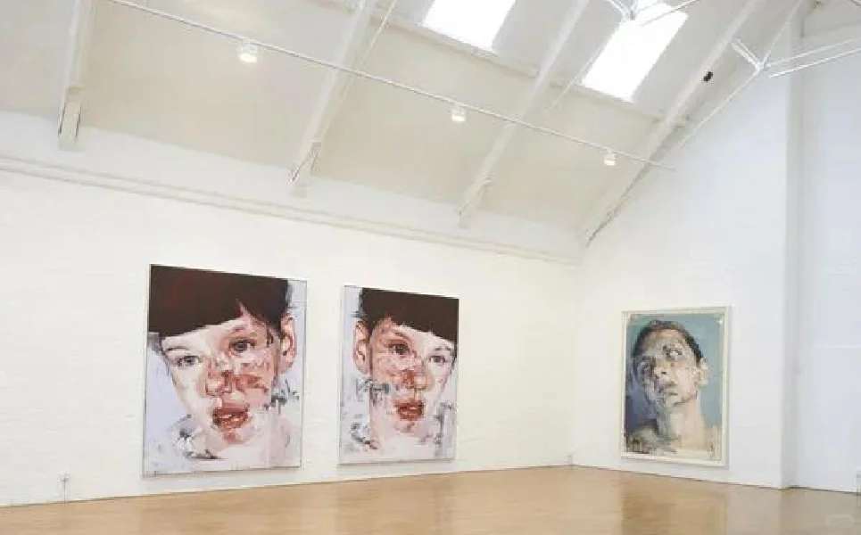 最昂贵在世女性艺术家：珍妮·萨维尔