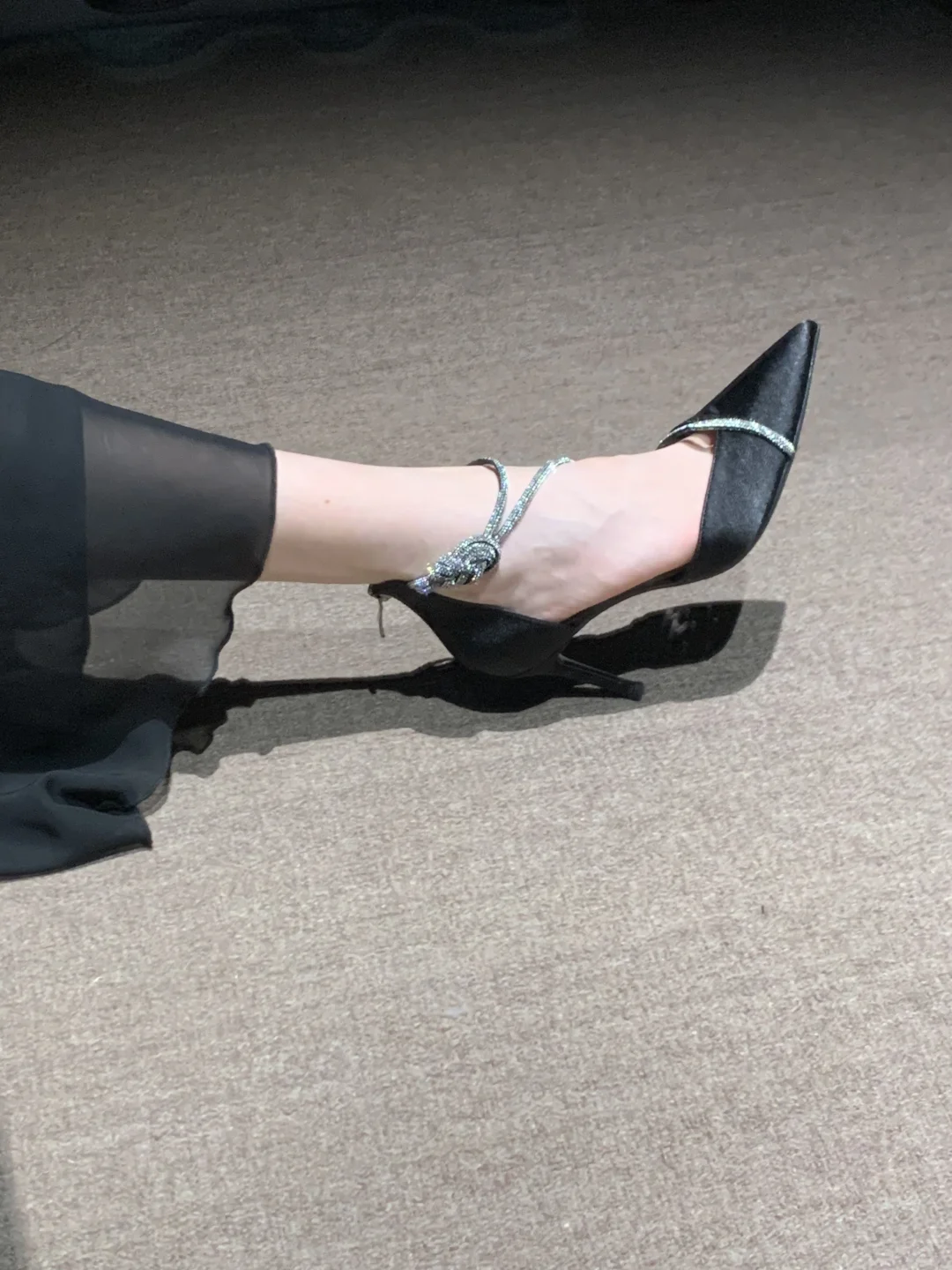 鞋柜里必备的黑色高跟鞋👠