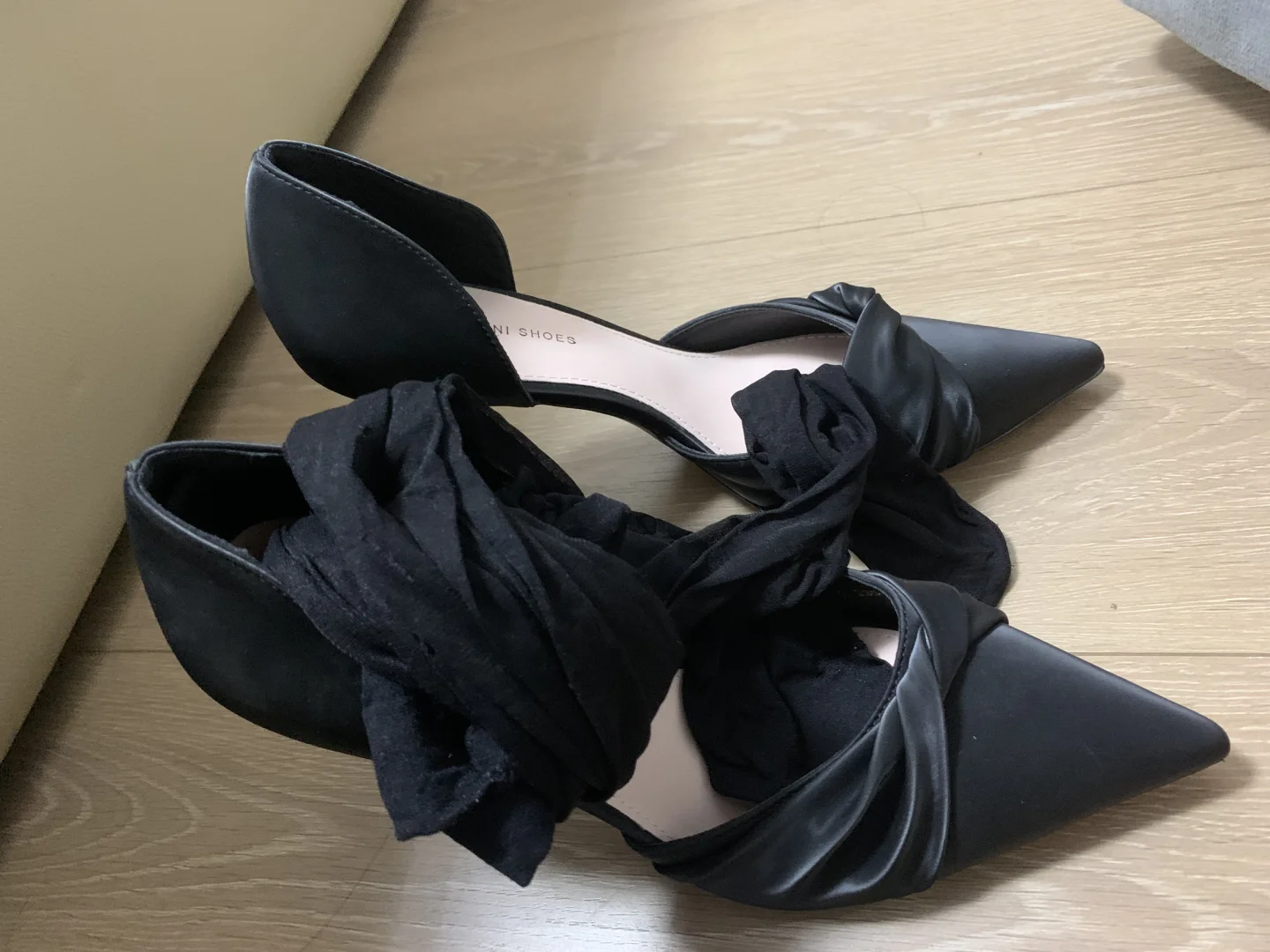 气质女人第一步，开始穿高跟鞋丝袜