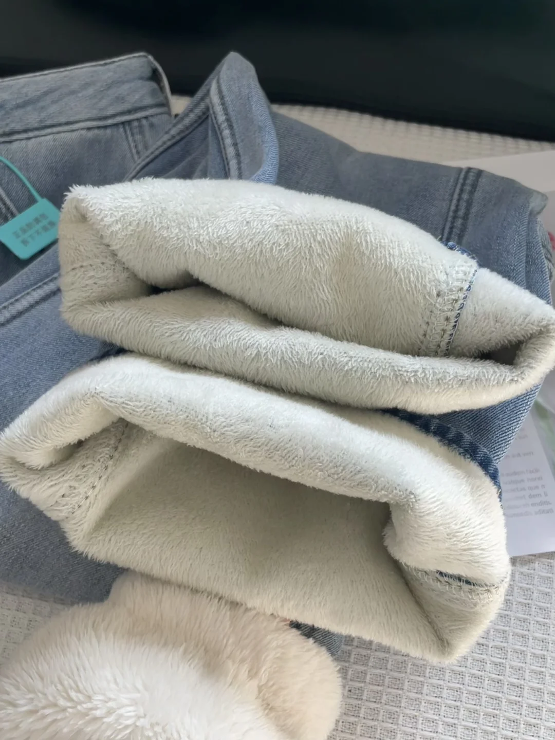 别说了真的好穿，浅色加绒牛仔裤显瘦😭了