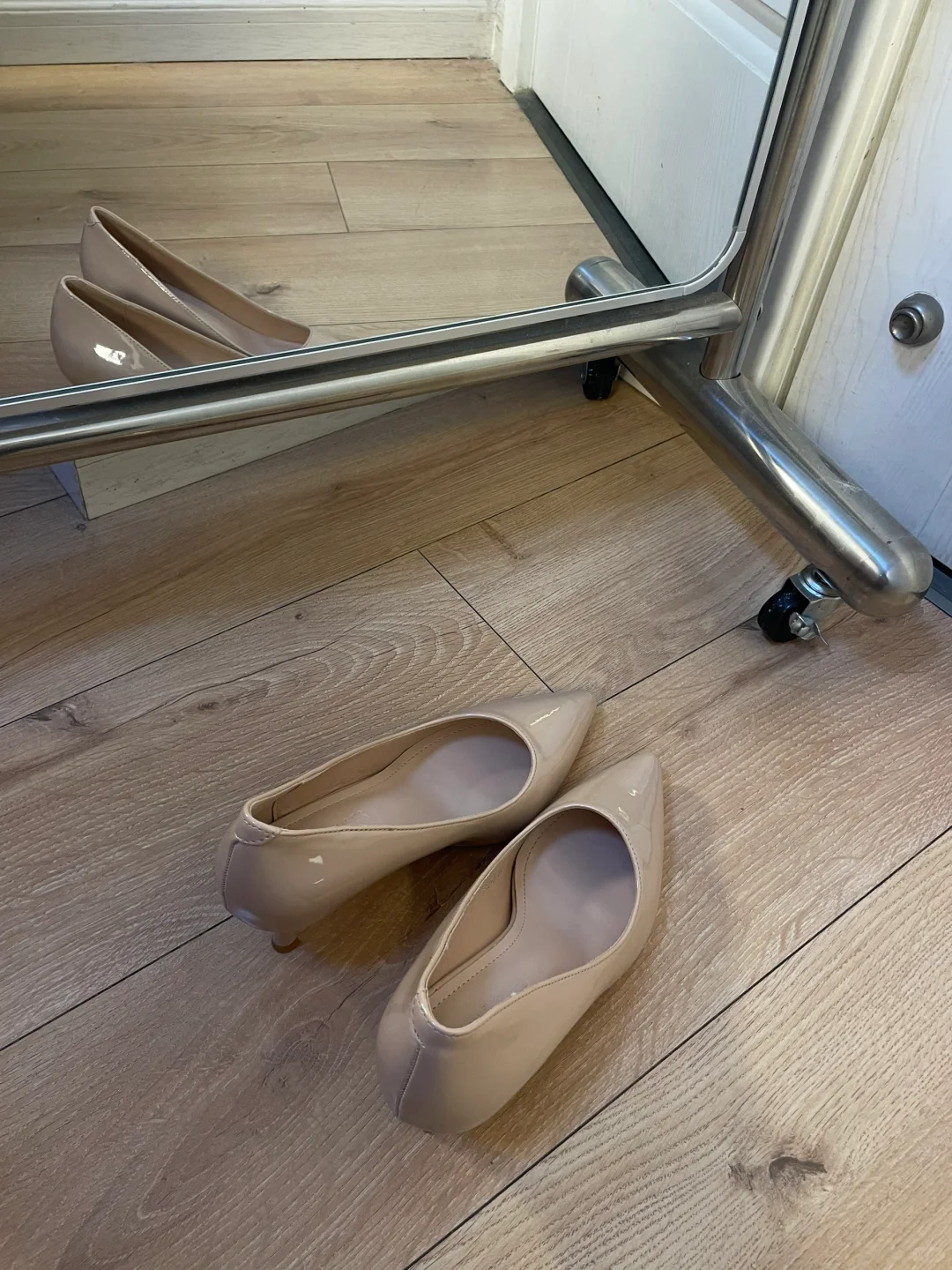 谁还没有一双裸色高跟鞋👠！