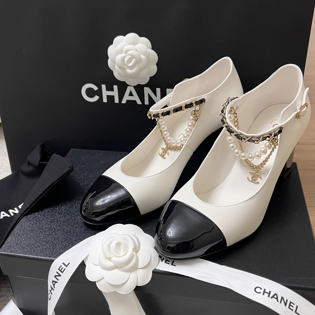 👠人生第一双高跟鞋选香奈儿⁉️