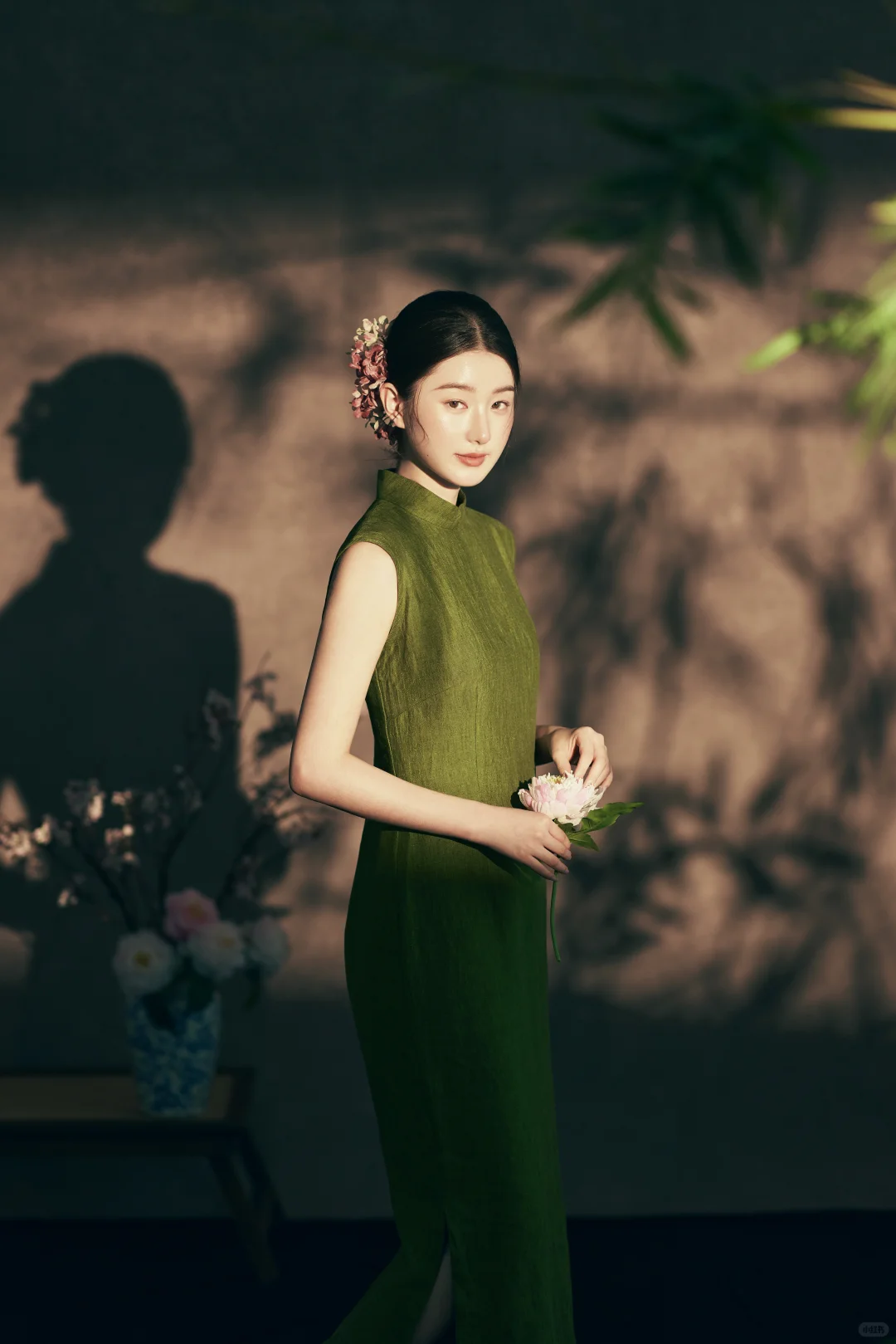 拍新中式写真怕没特色❓氛围感旗袍来救场！