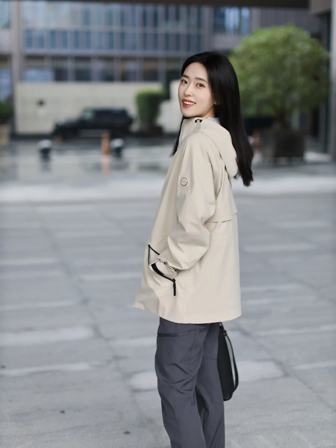 这个穿搭博主是真上过班💼