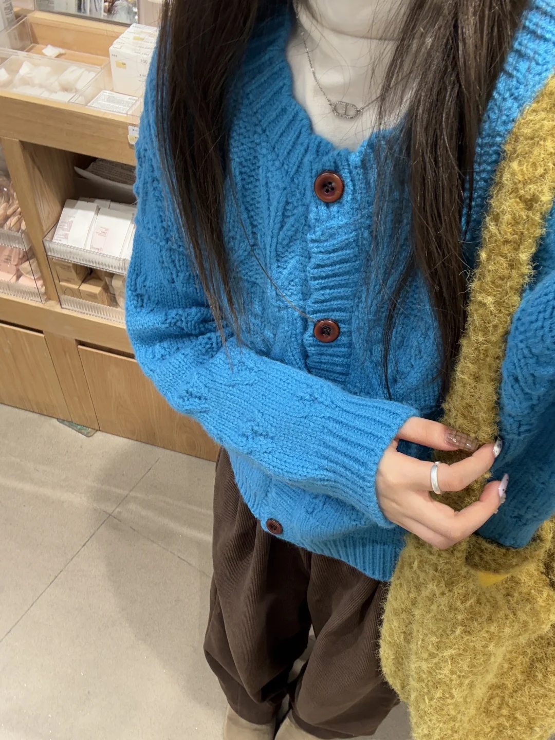 只穿了一上午。。vocal了三天！！！