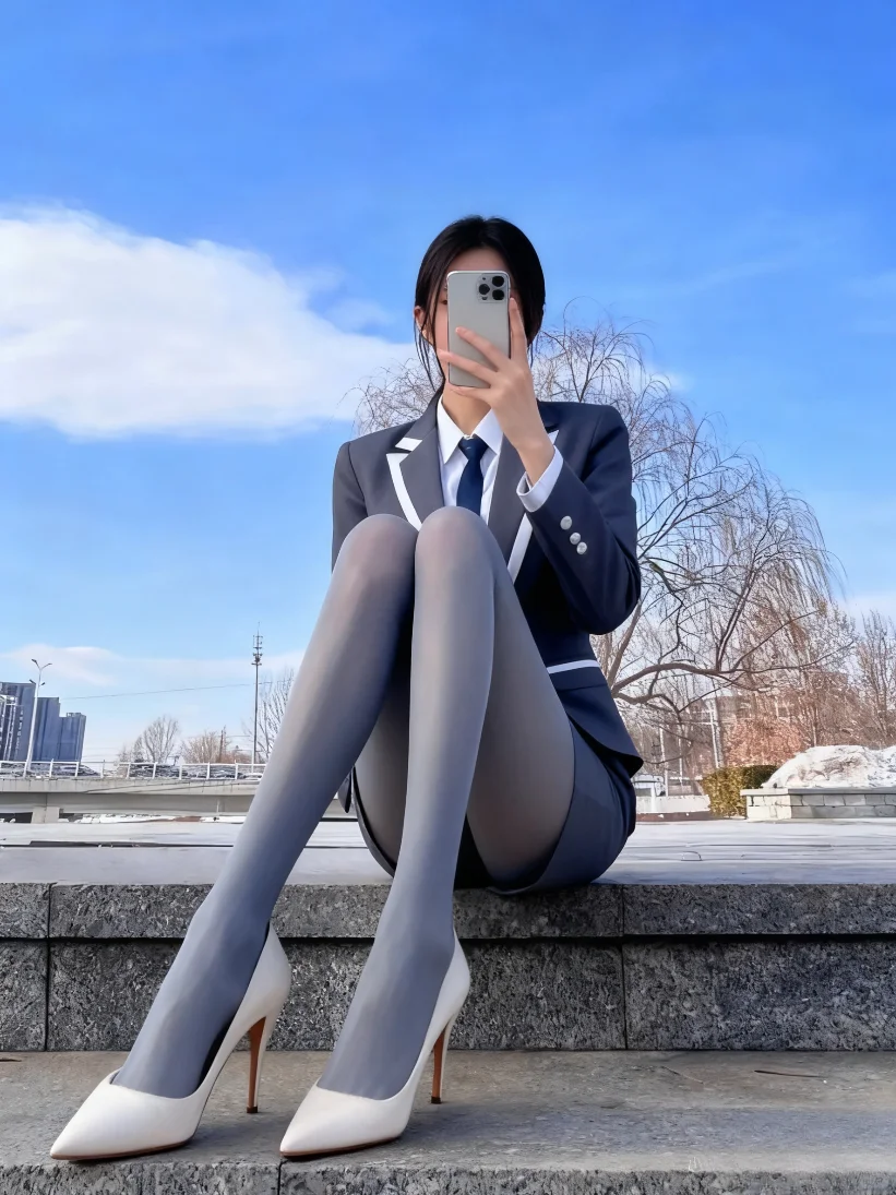 把通勤装穿出高级感，这组西装丝袜look绝了