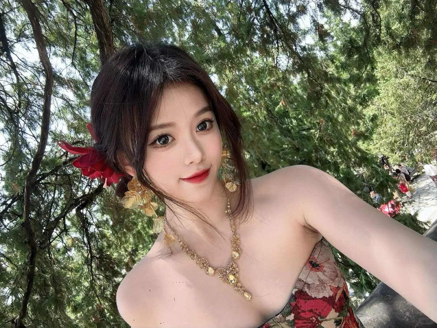 舟行碧波上 人在画中游🪭