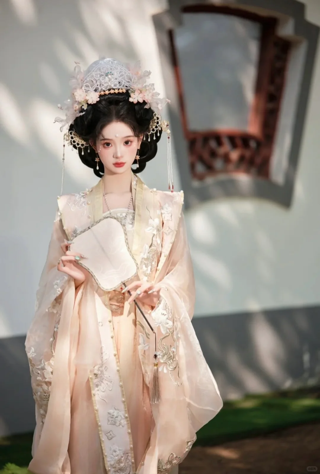 来开封当然要体验一下宋制珍珠妆啦