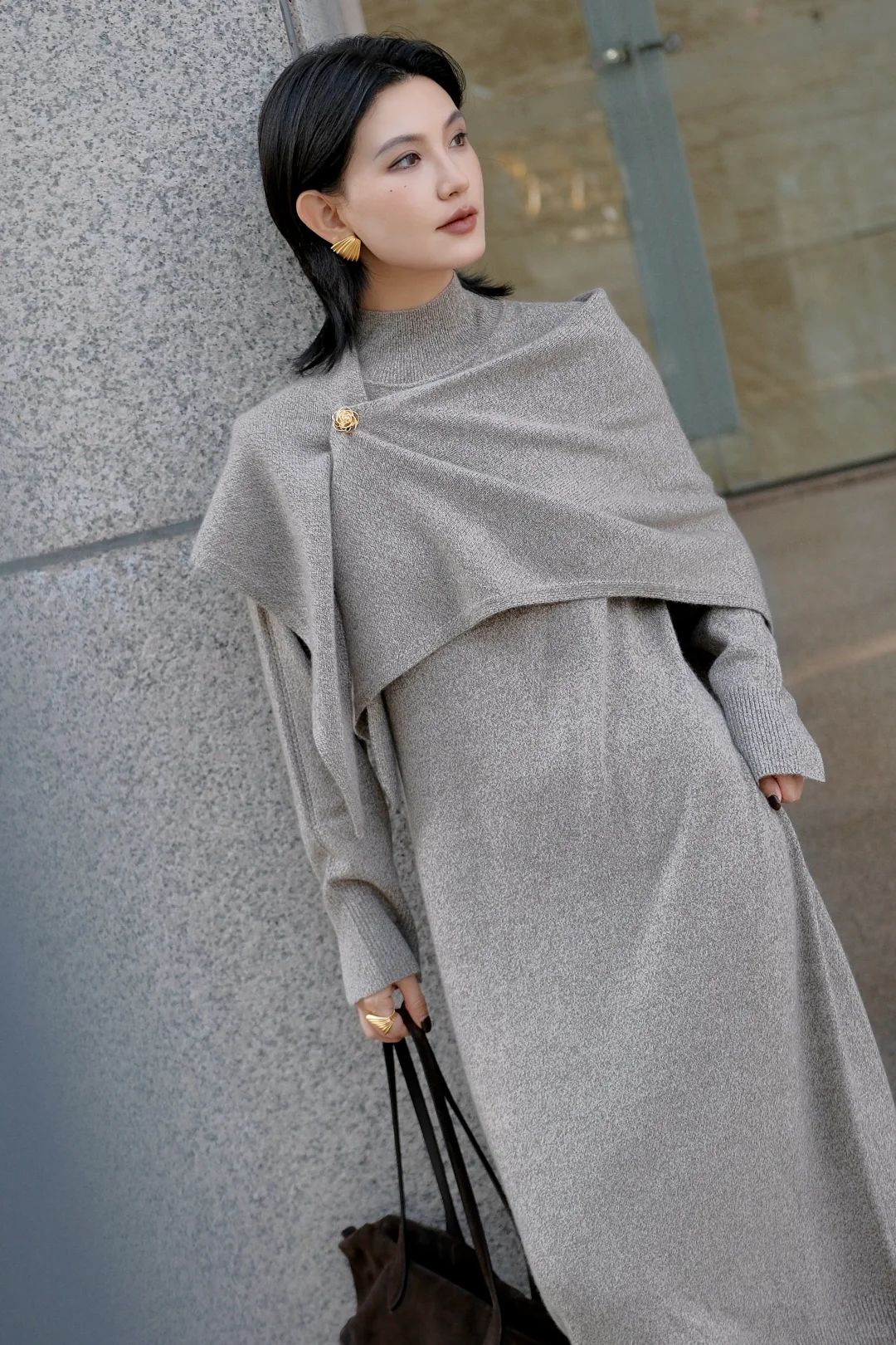 秋风起🍂用一件大衣包裹一身的智性与从容