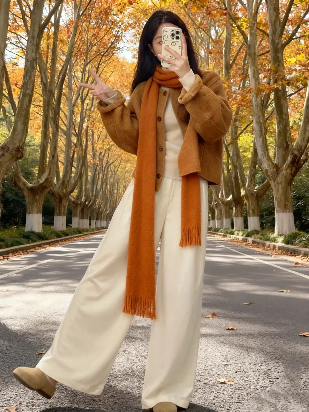 左滑｜再忙乱的日子，也要好好穿衣服呀