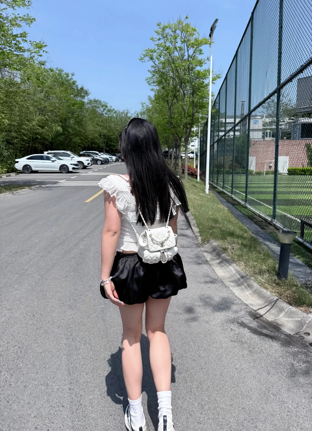 In my breeze moment🪟🦮