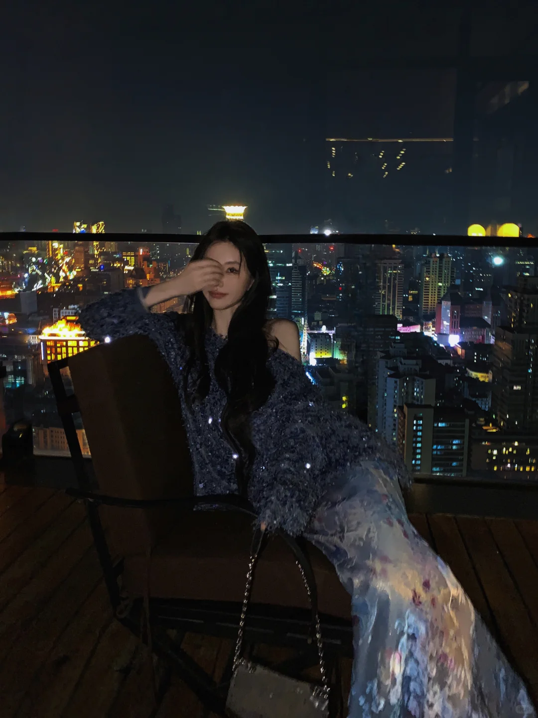 今天在屋顶，吹吹晚风🌃