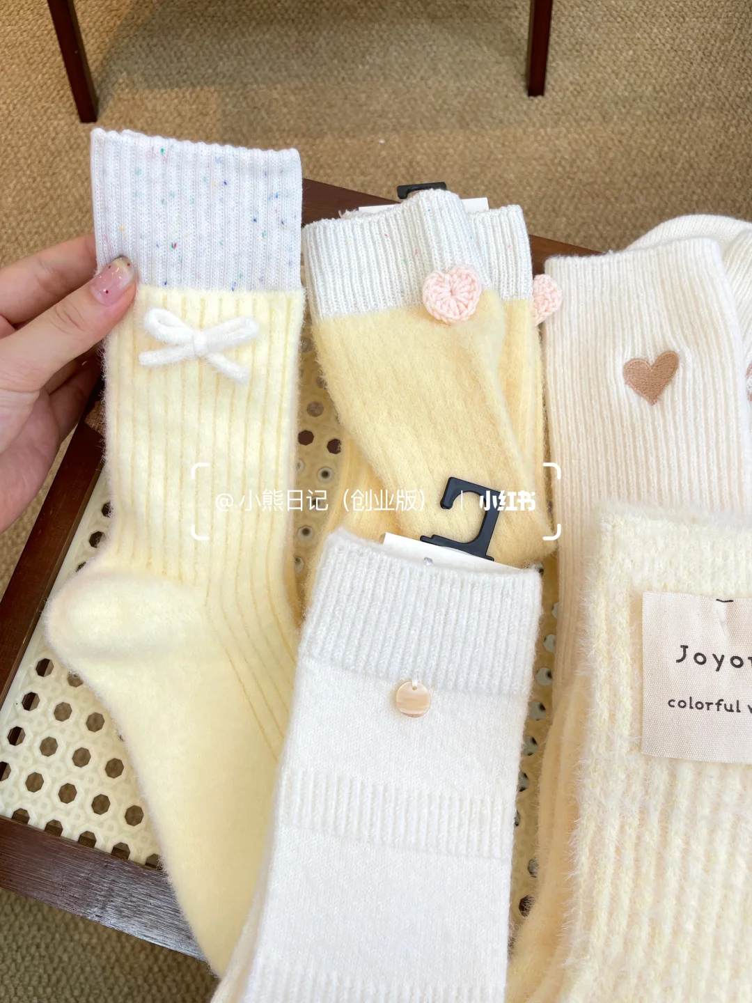 糯叽叽的奶黄色系冬袜！！太有氛围感啦～