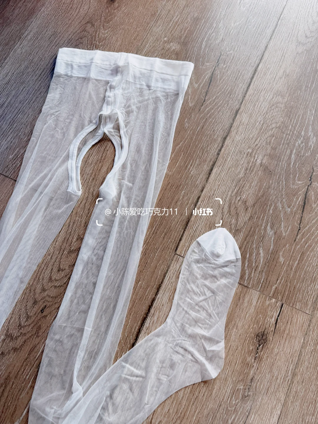 白色脚尖加固YYDS！ 给170高妹约会坠爱～