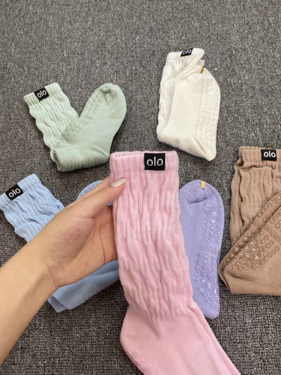 运动党必入！这双瑜伽袜防滑还能搭穿搭