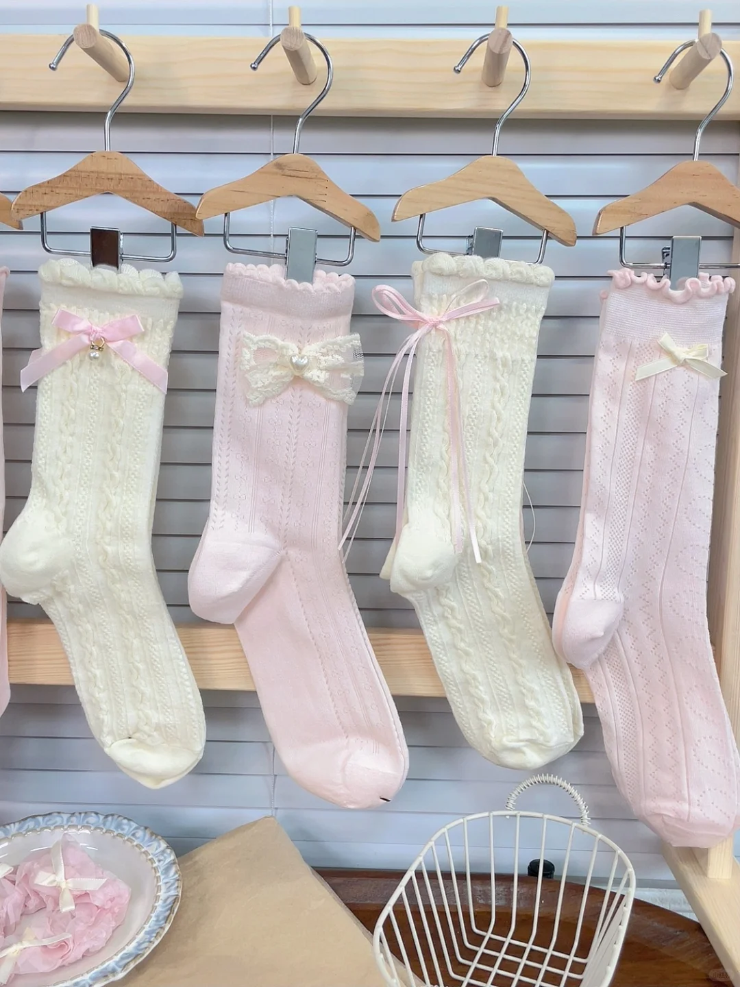 啊啊啊！！挖到超好看的粉白袜子🧦好仙啊啊