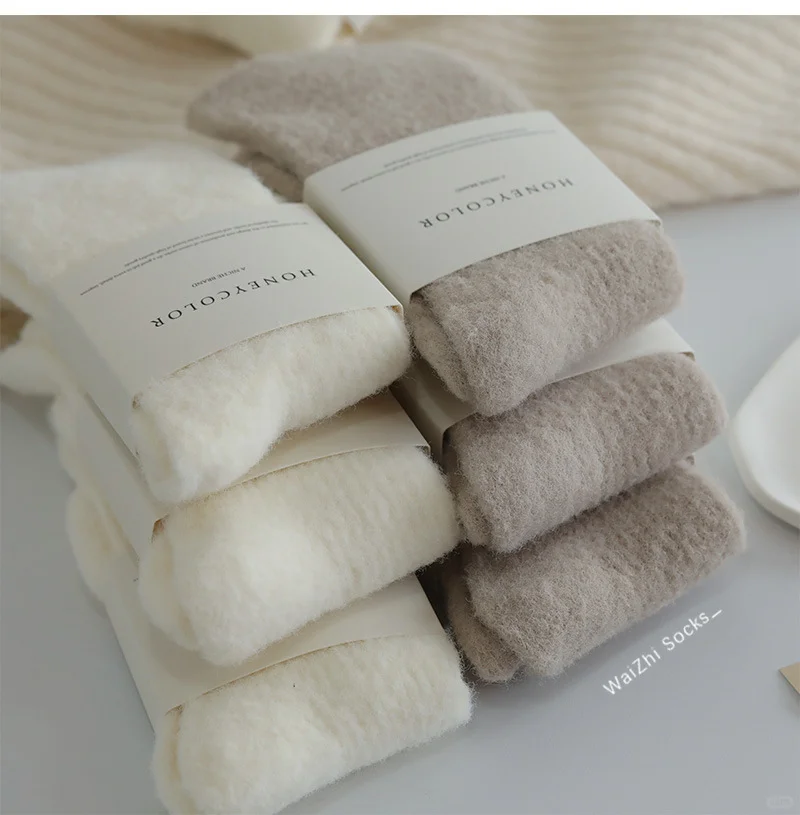 澳绒毛袜子，让你的冬季更加美好！