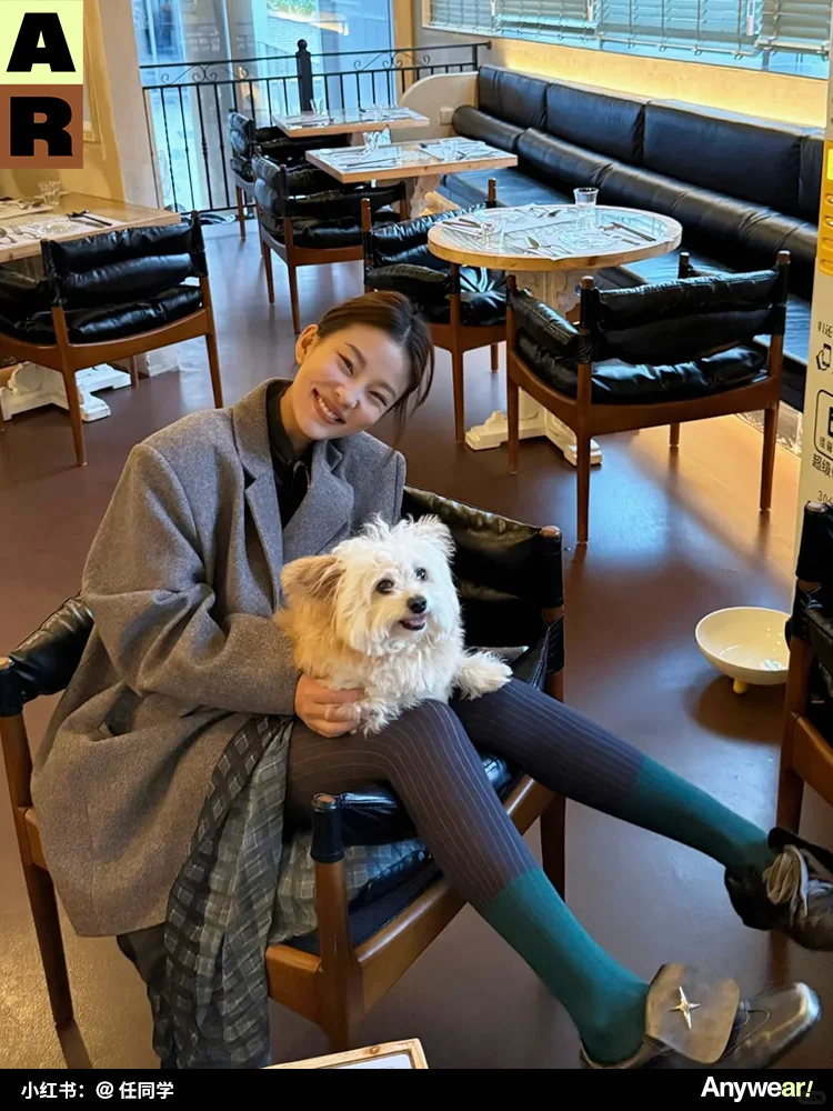 穿搭氛围感，用拼接连裤袜「轻」打底