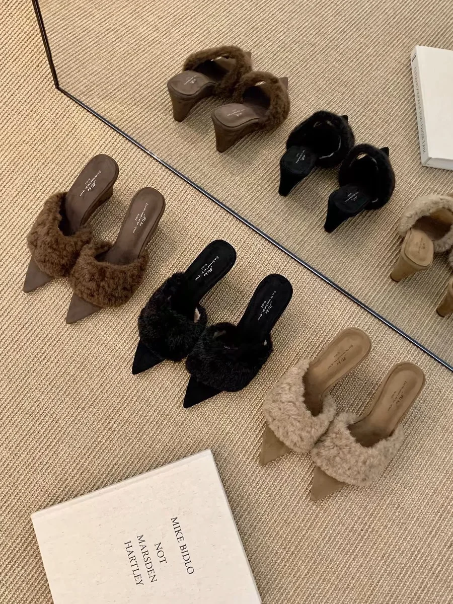 尖头复古高跟鞋