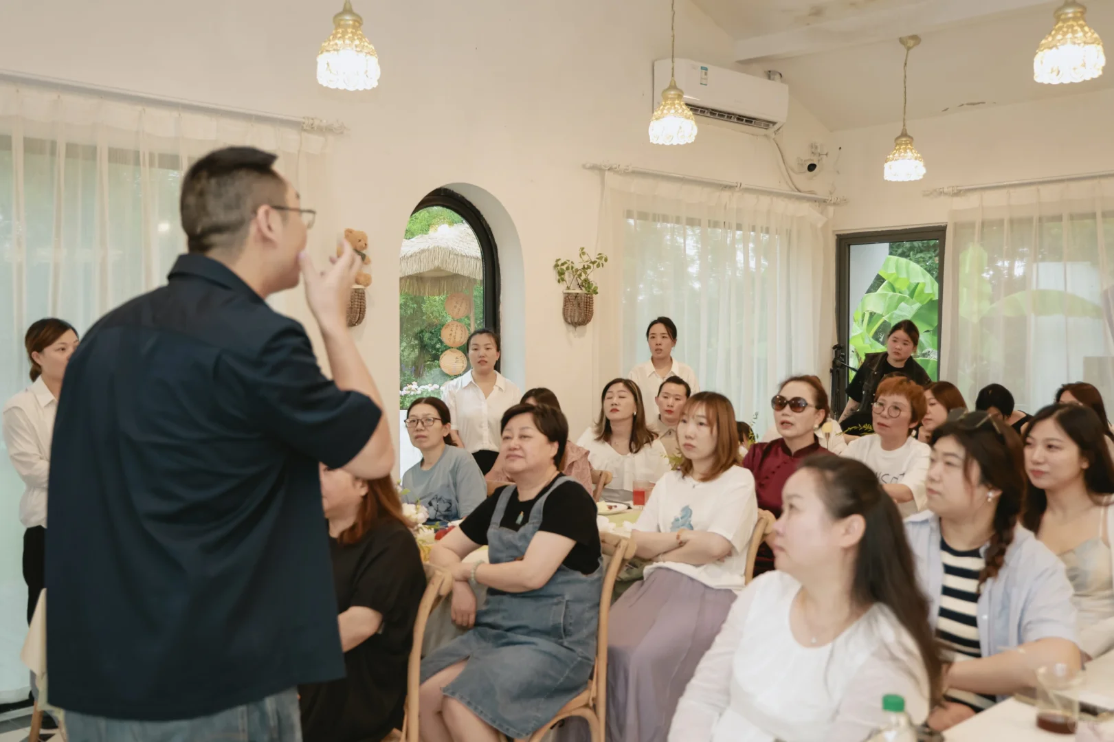 活动跟拍｜独立摄影师女摄 照片视频可约