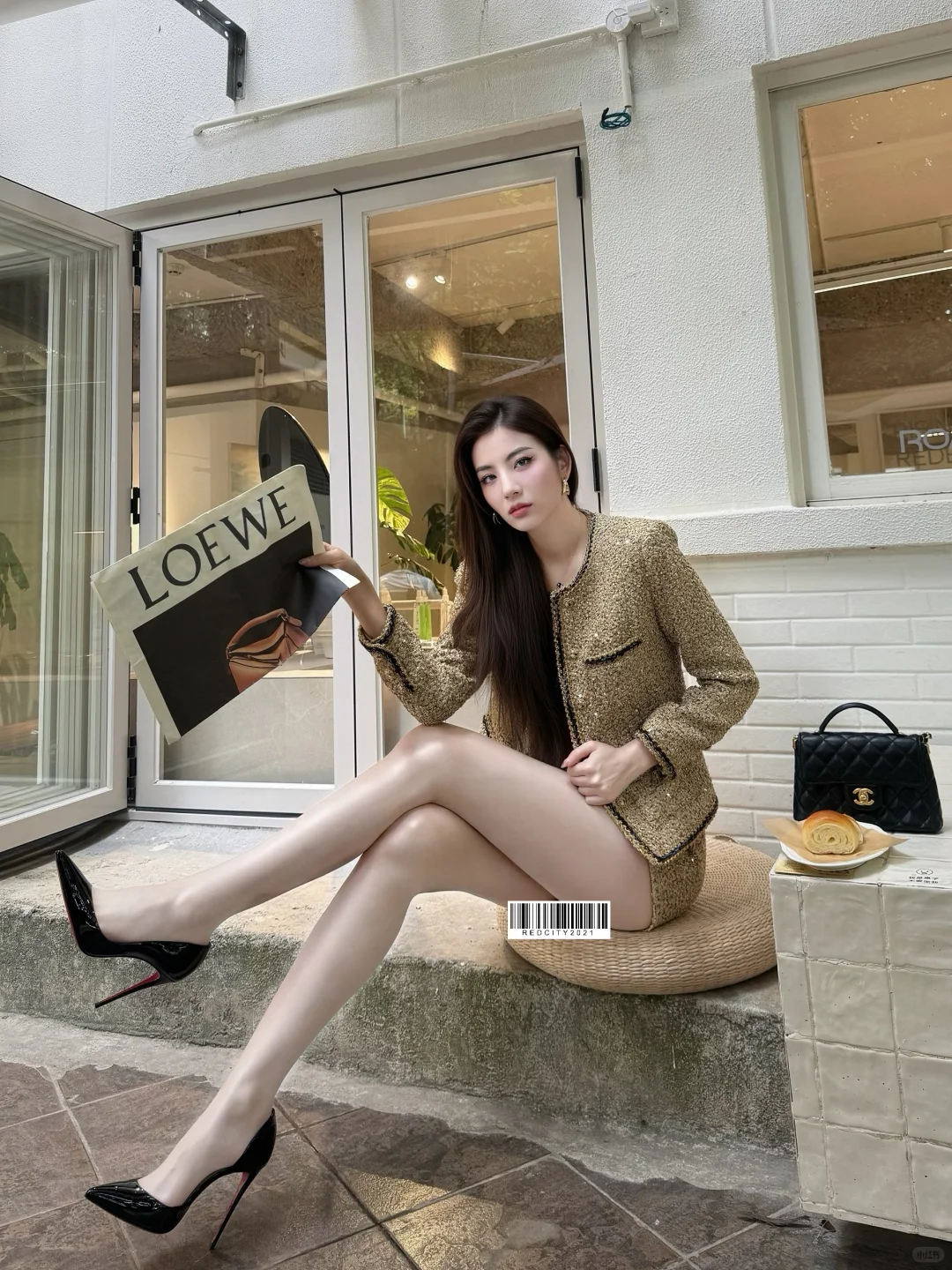 穿cl红底高跟的女人从来不低头