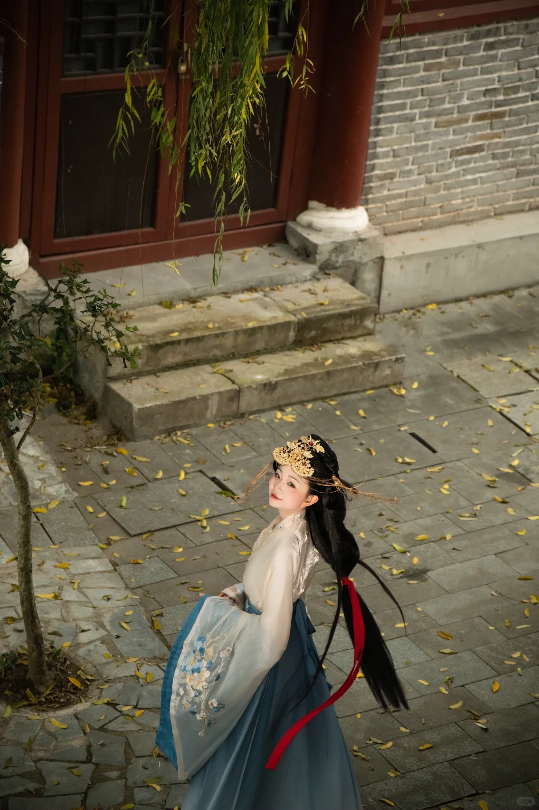 又是被她美了一眼的古装剧女主