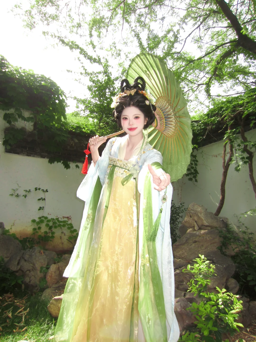 齐胸是少女感的神！！这套真的太适合外拍了！