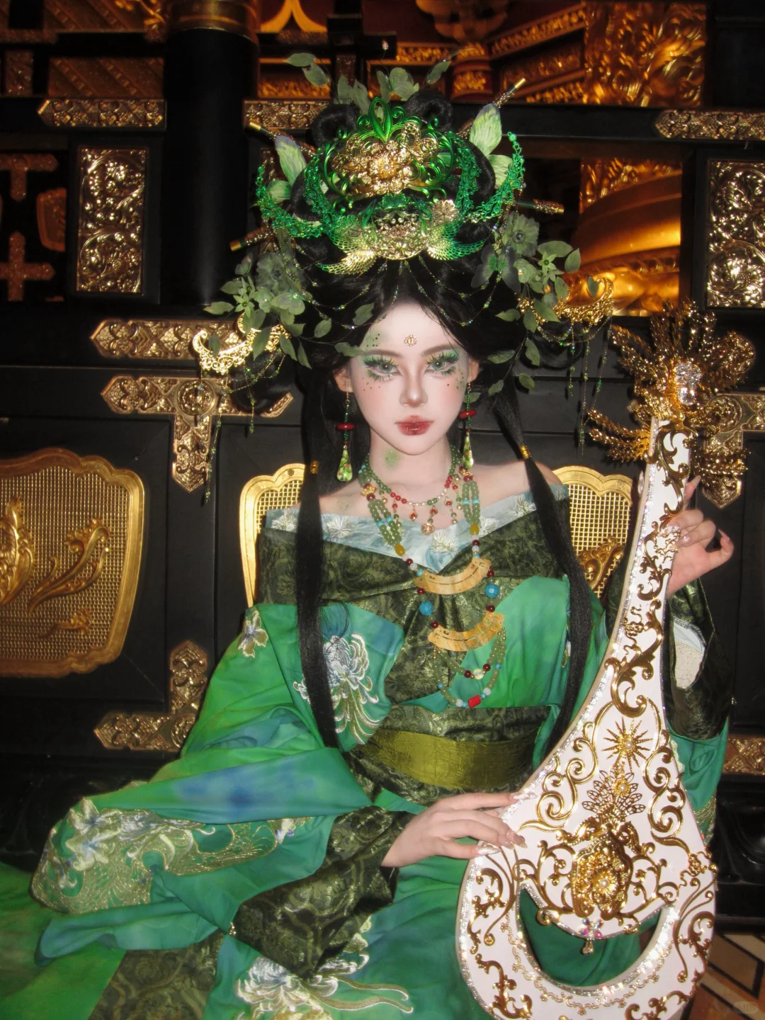 啊啊啊这个妆造我爱了～～～