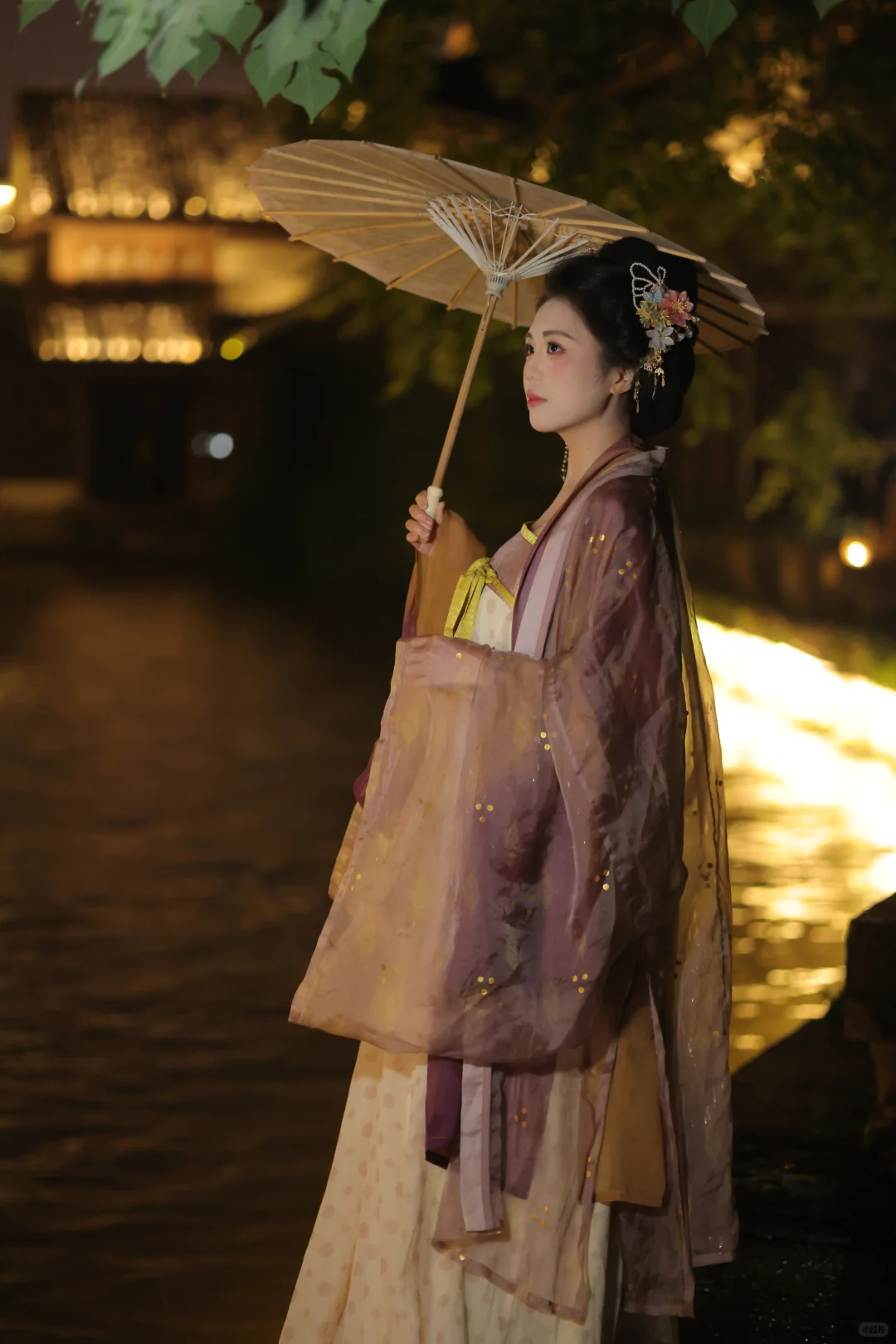 在秦淮河拍一次古装吧~