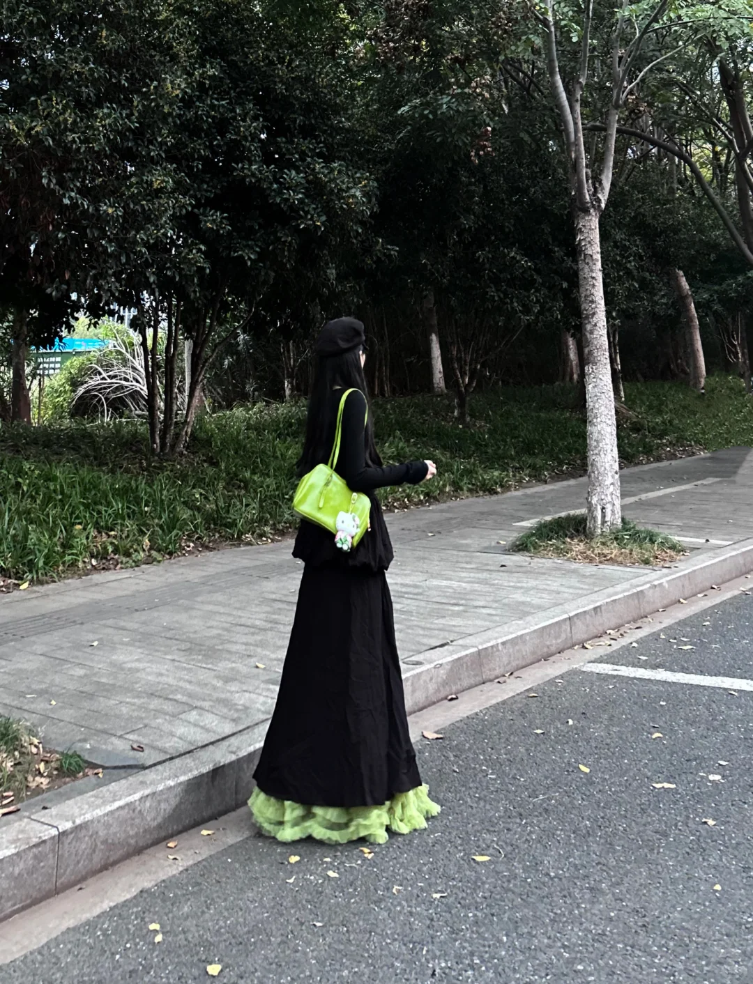 这条小黑裙 梨形天菜！！