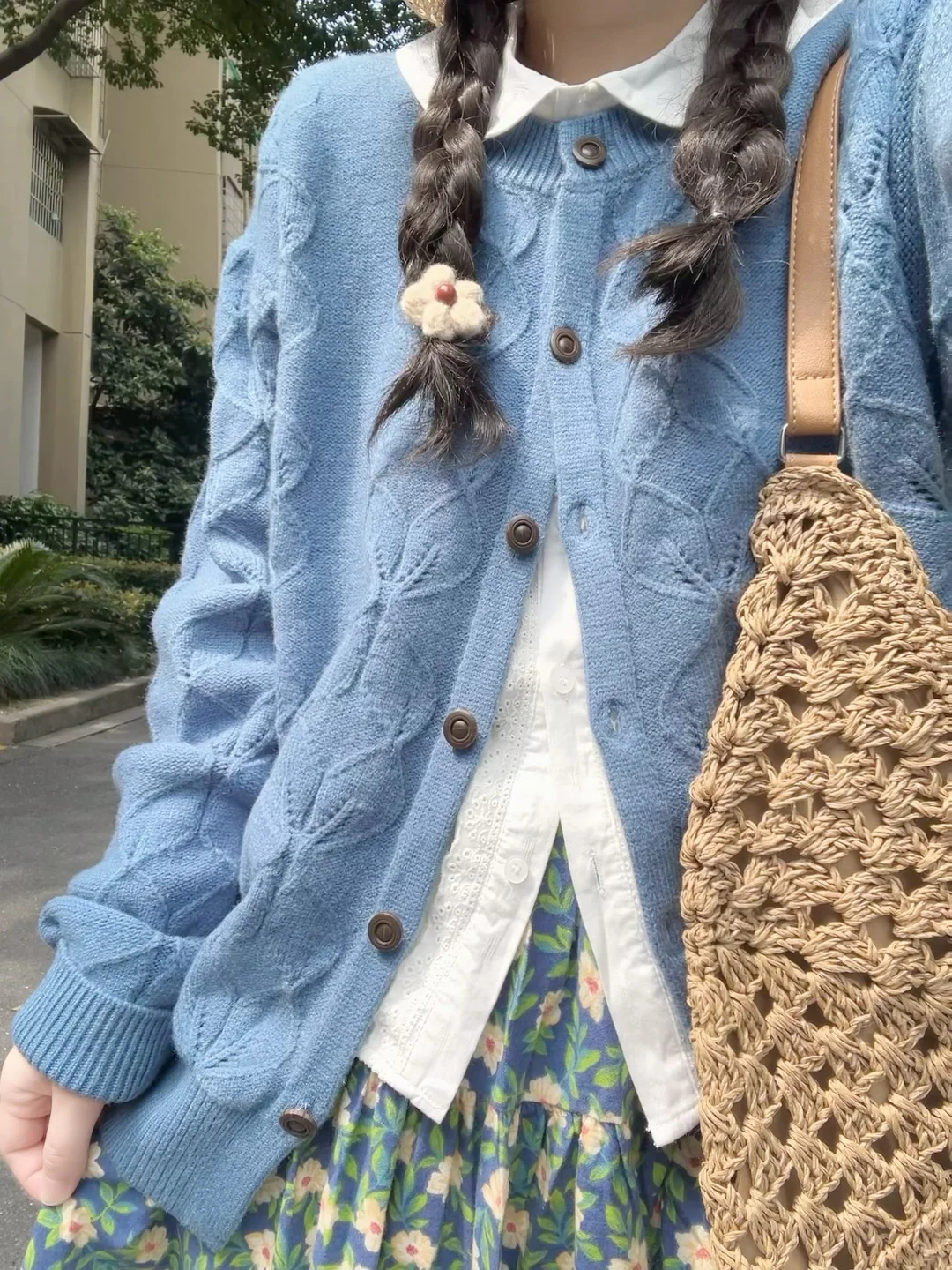 啊啊啊嫣蓝水仙碎花裙搭针织衫好森系少女🍂