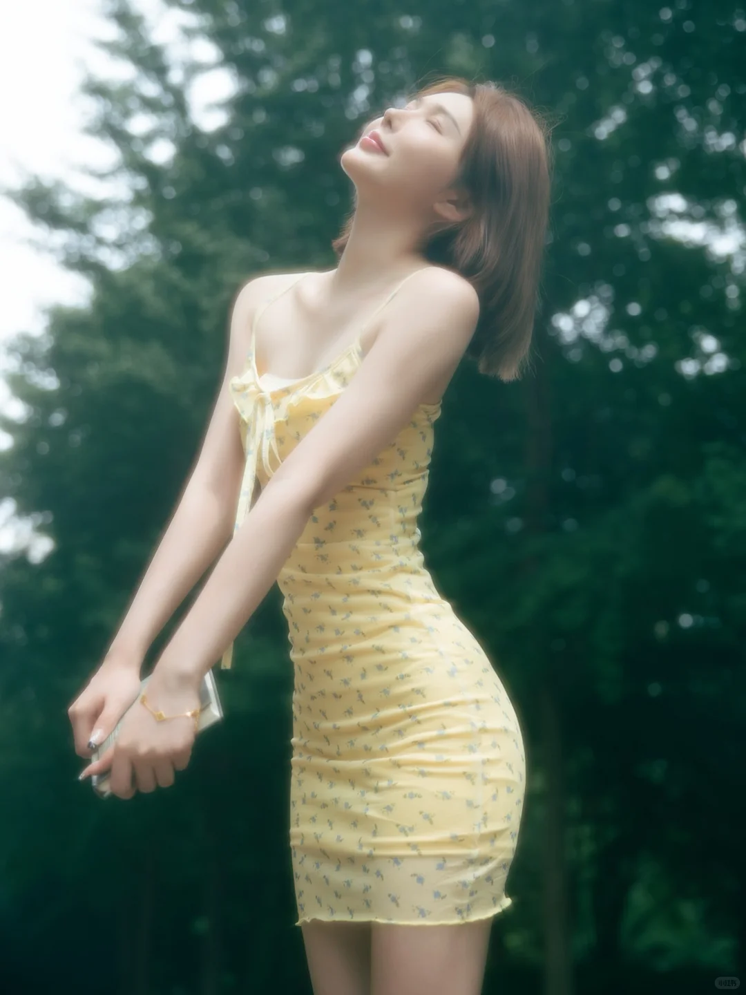 那个女孩，像林间的蝴蝶