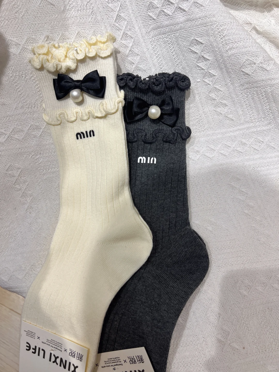 今天买的袜子太可爱了吧！