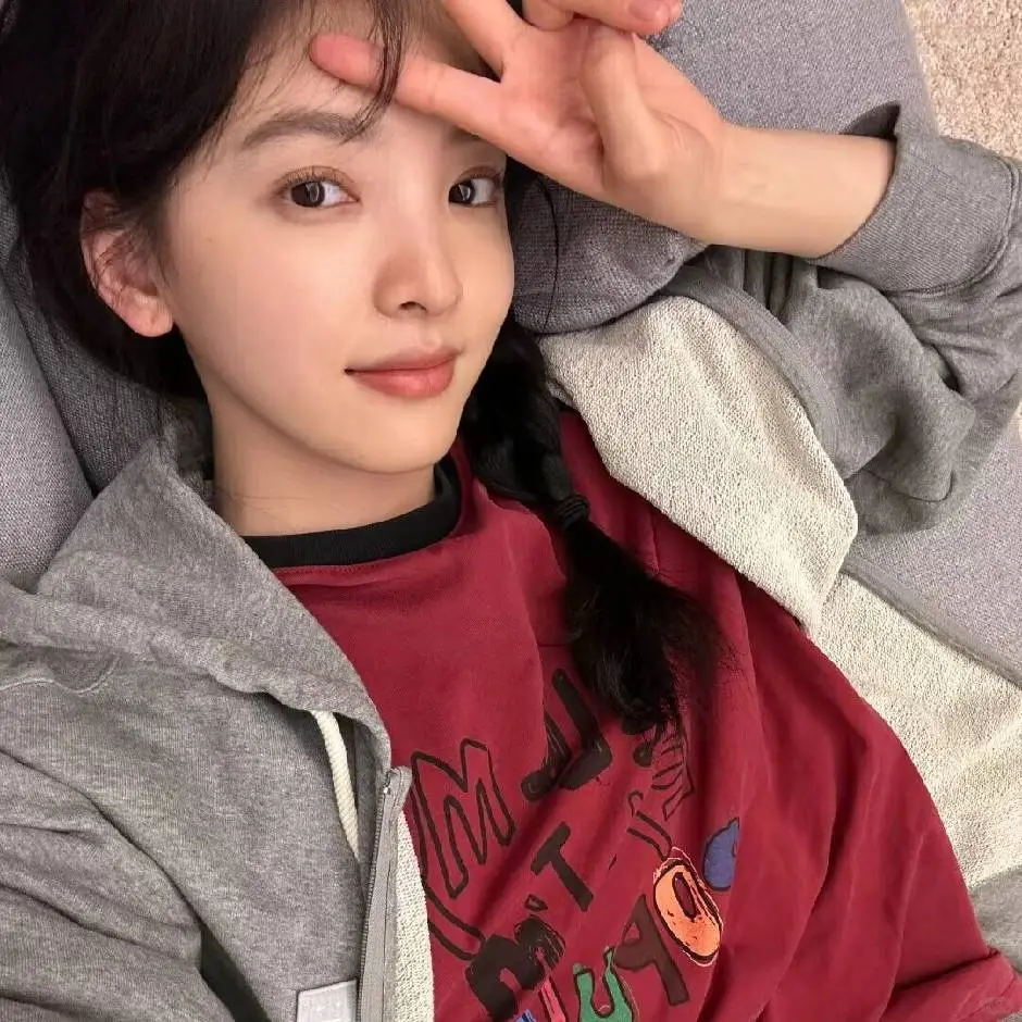 明媚大美女会用的头像つ♡&sub;