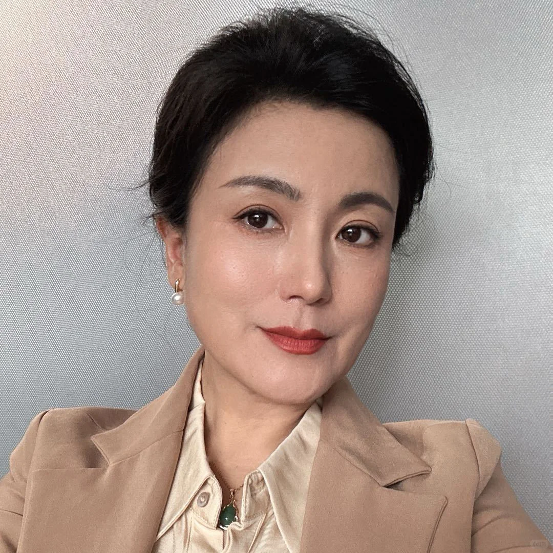 时尚杂志:优雅中年女演员模特图鉴