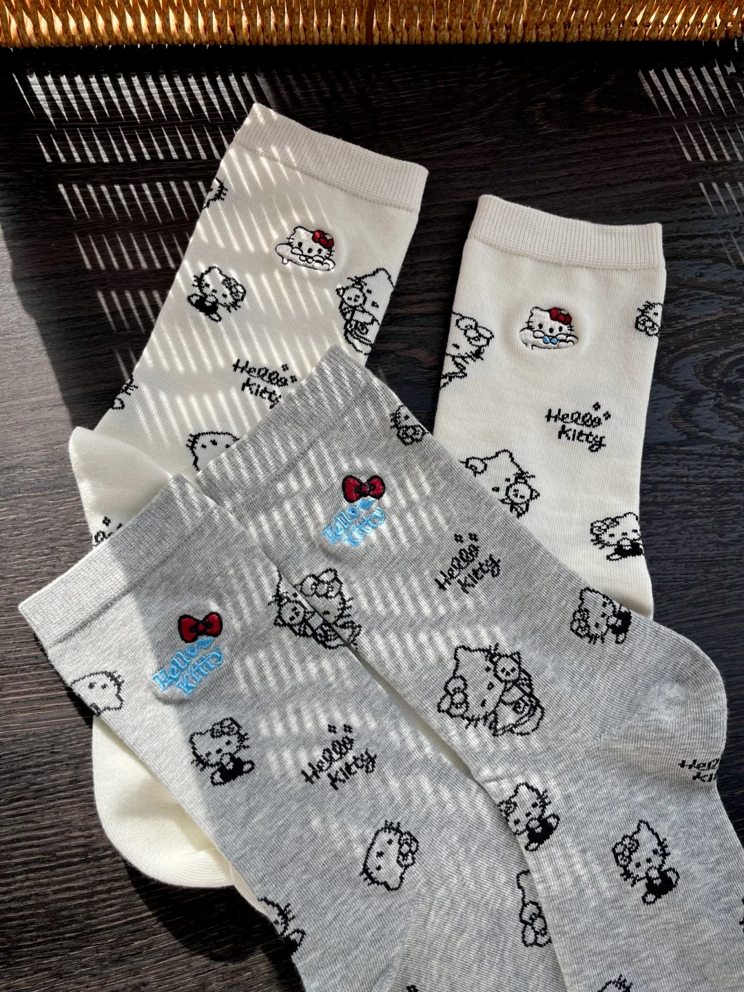 秋🍁上新～刺绣🪡款无骨Kitty小白袜太好看啦