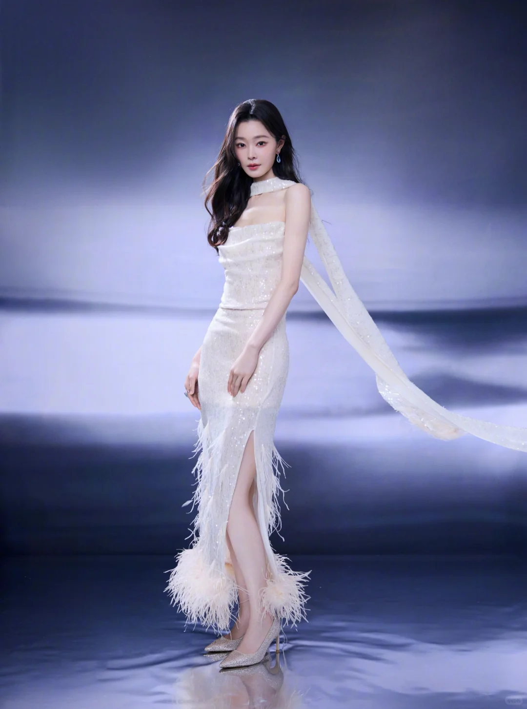 宋轶美到发光！冰透骨相温柔优雅🩵