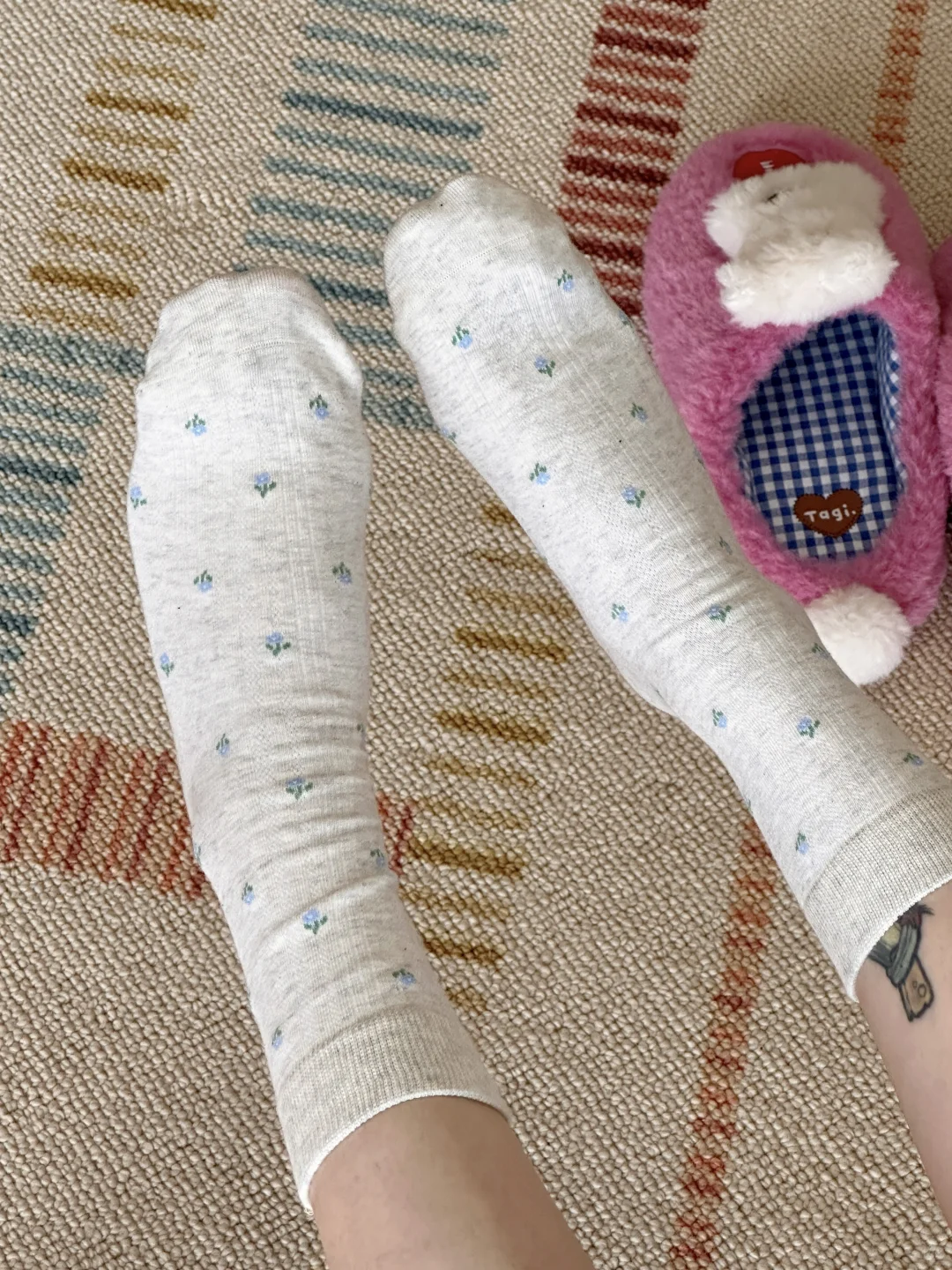 说真的！柔系美式需要一双复古碎花袜