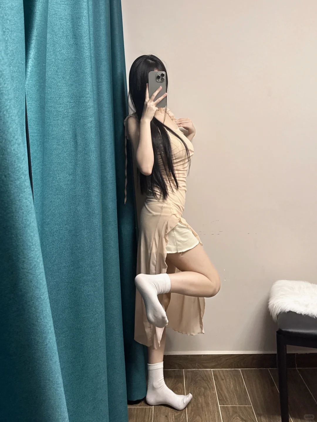 天冷好喜欢穿白色袜子