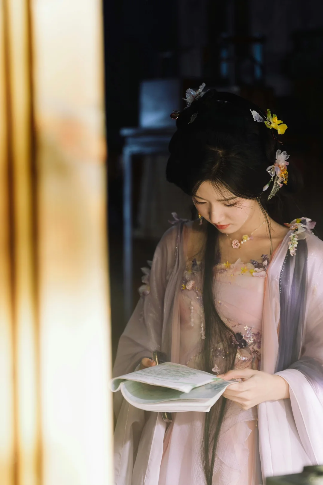 明意粉紫衣妆造合集