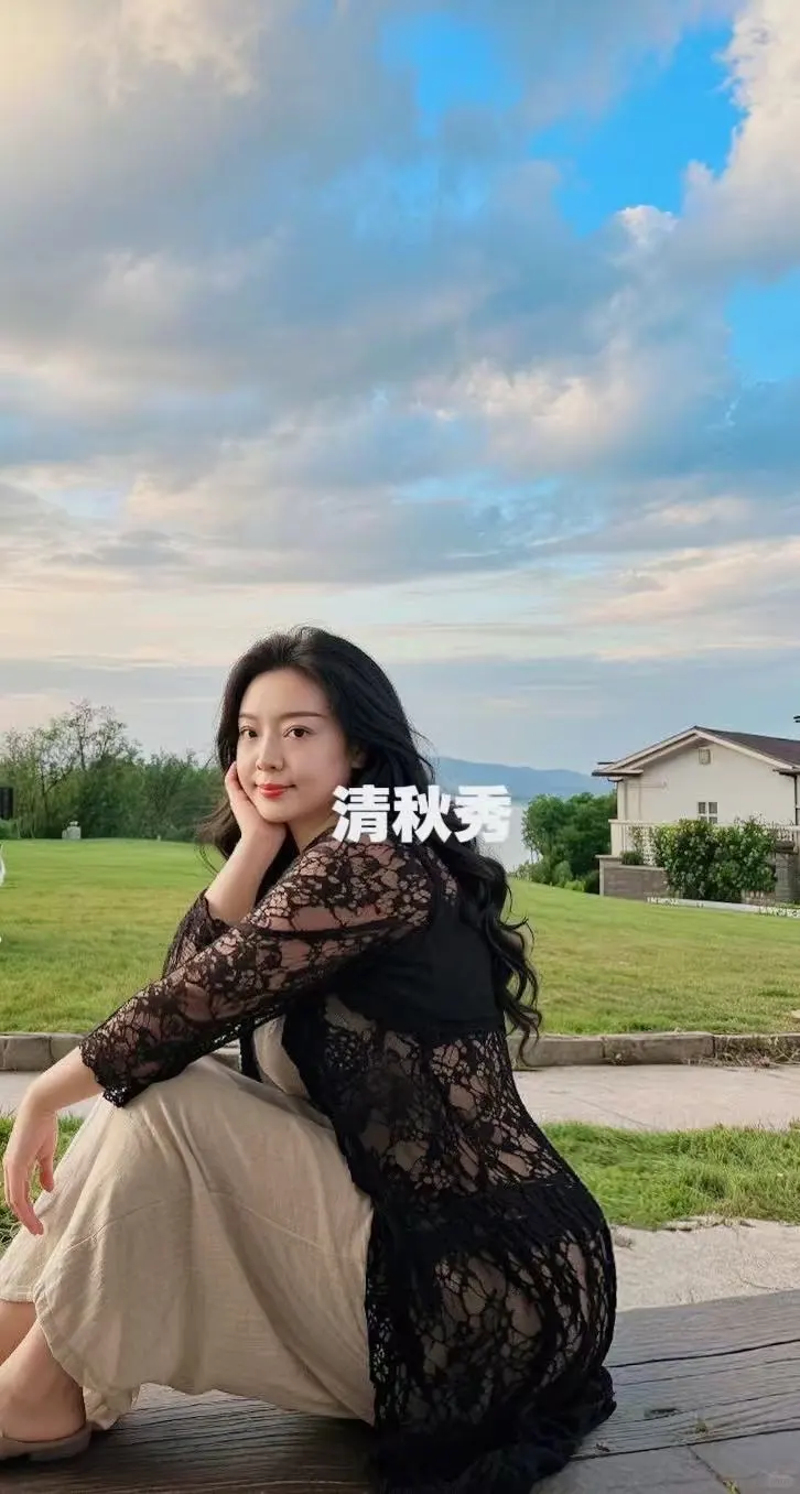 御姐微胖，成熟女人，气质优雅，蕾丝