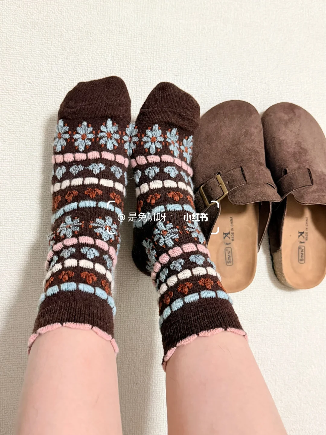 复古棕羊绒袜好有冬天氛围感！日杂好美呀