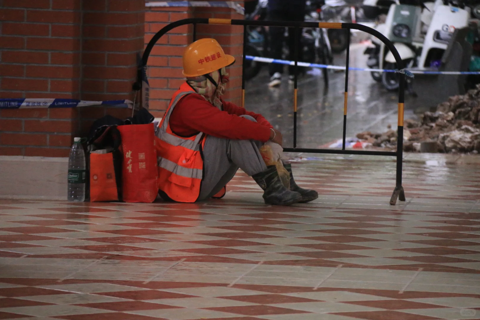 想在海大(海甸校区)找一个摄影互勉模特